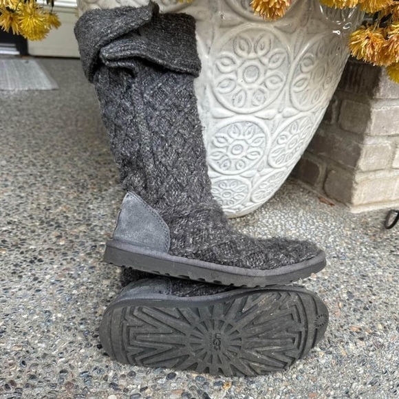 UGG Lattice Cardy Boots gray women’s size 6 knit fold over cozy slipper boots - Picture 1 of 8